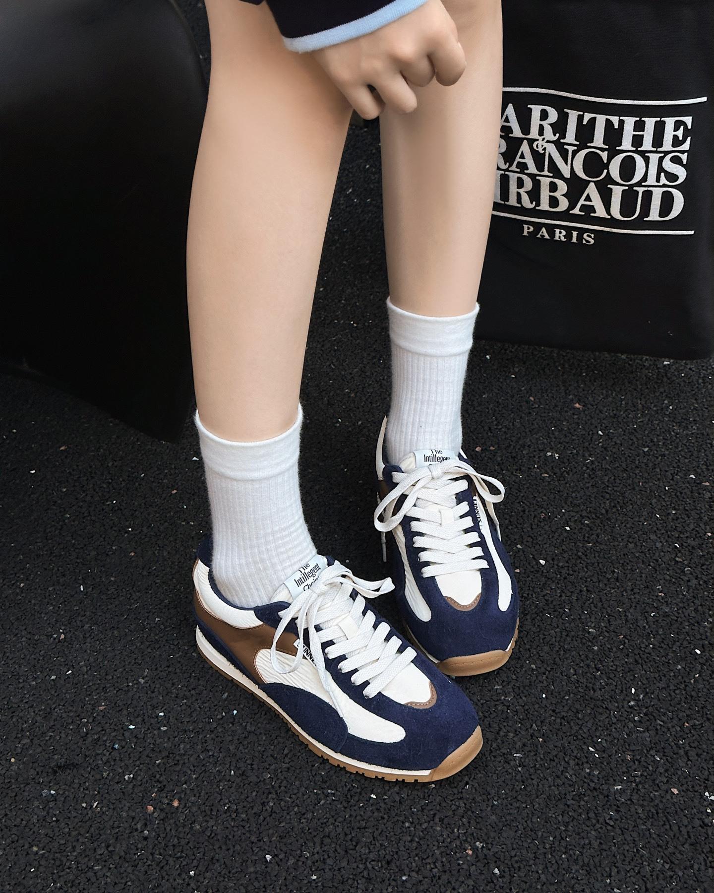 

Версия из конского волоса~ кожаные толстоподошвенные немецкие тренировочные туфли для женской коллекции 2025, новые сетчатые дышащие комбинированные повседневные спортивные туфли на плоской подошве 40 синий