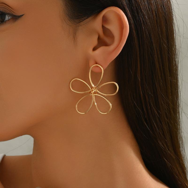 Flower earrings exaggerated design earrings women's electroplated alloy versatile hollow line woven stud earrings