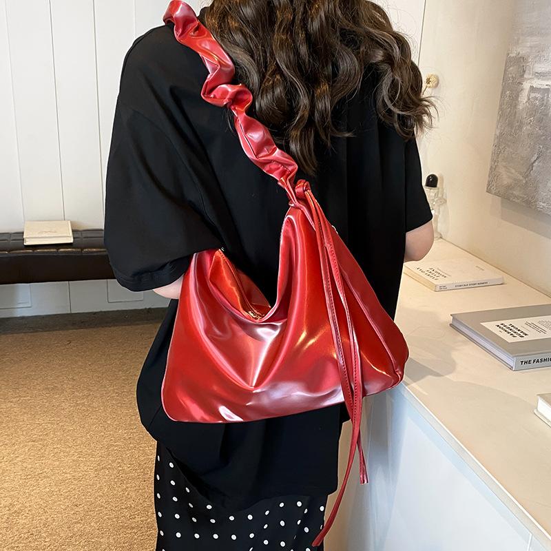 Premium pleated underarm bag women's 2025 new large-capacity handbag versatile commuter shoulder tote bag