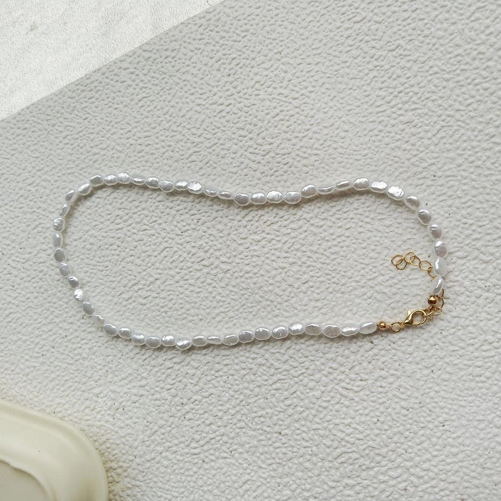 Französische leichte Luxus-Imitationsperlenkette: Elegante, vielseitige Mode-Schlüsselbeinkette für Damen