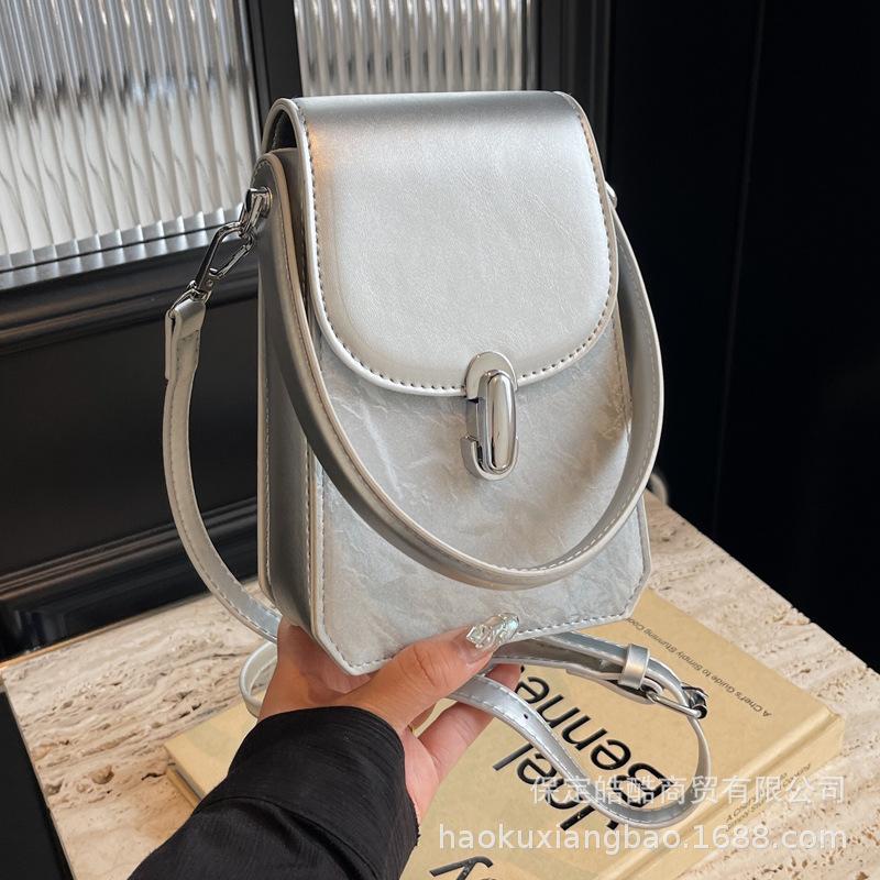 Premium sense portable small bag women 2025 new summer versatile mobile phone bag small square bag retro fashion messenger bag