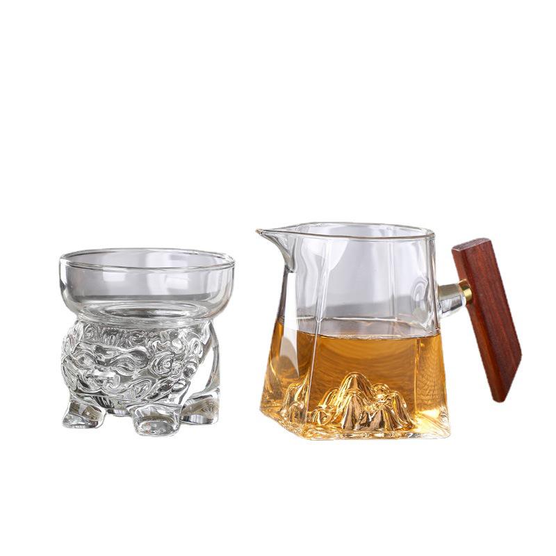 

Kung Fu Glass Gong Dao Bei with Wood Handle, High-Temperature Resistant, Large Capacity Tea Separation Tea Ware Woodpecker