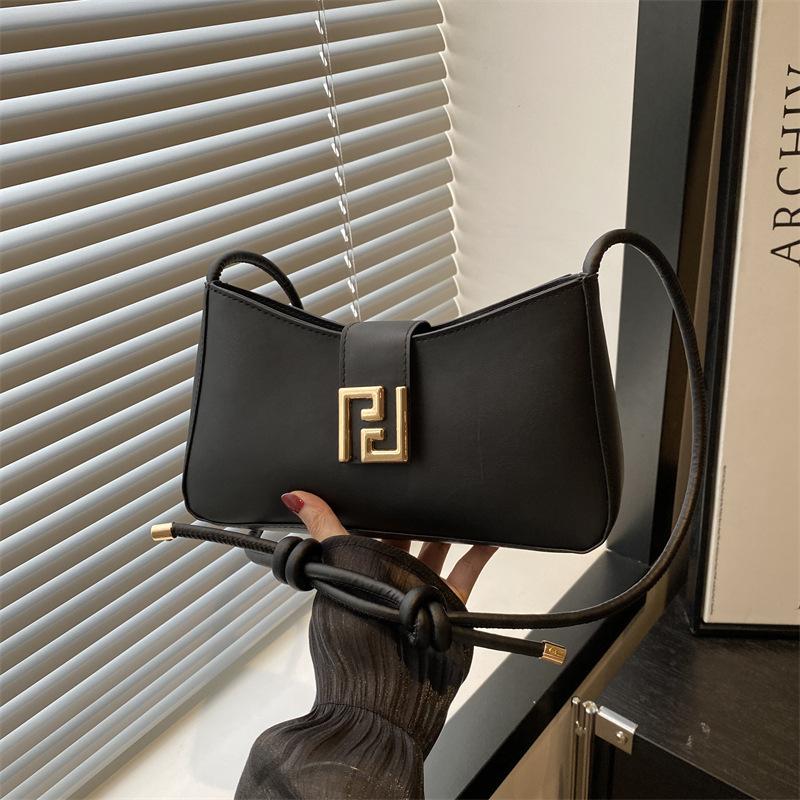 

Текстурная популярная сумка подмышку женская новая трендовая однотонная городская сумка-мессенджер на плечо для поездок на работу женская чёрный