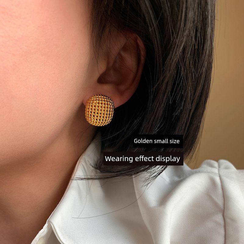 

Needle Exaggerated Large Metal Silver Stud Earrings for Women 2025 New Arrival Accessible Luxury Fancy Dignified Generous Style Earrings Eardrops Golden small size