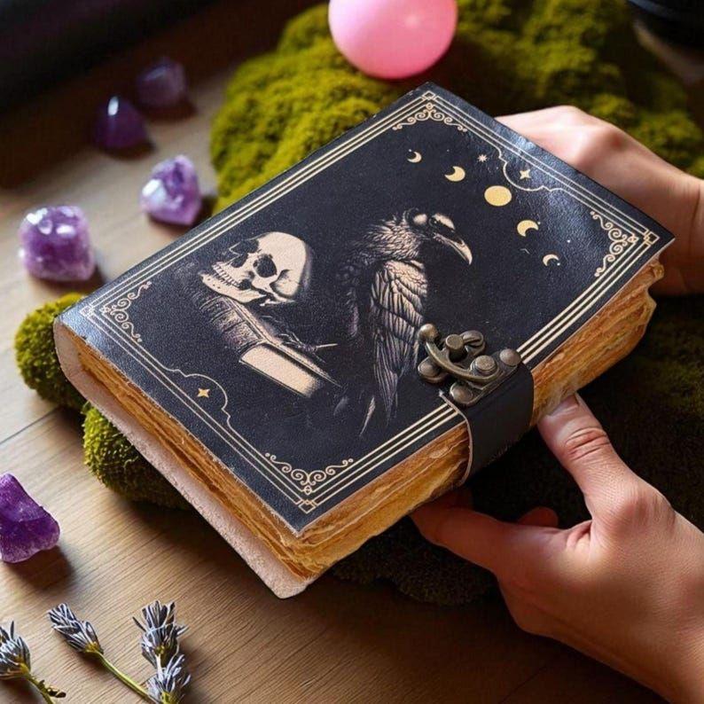 Das Raben Lederjournal: Gotisches Grimoire Buch der Schatten