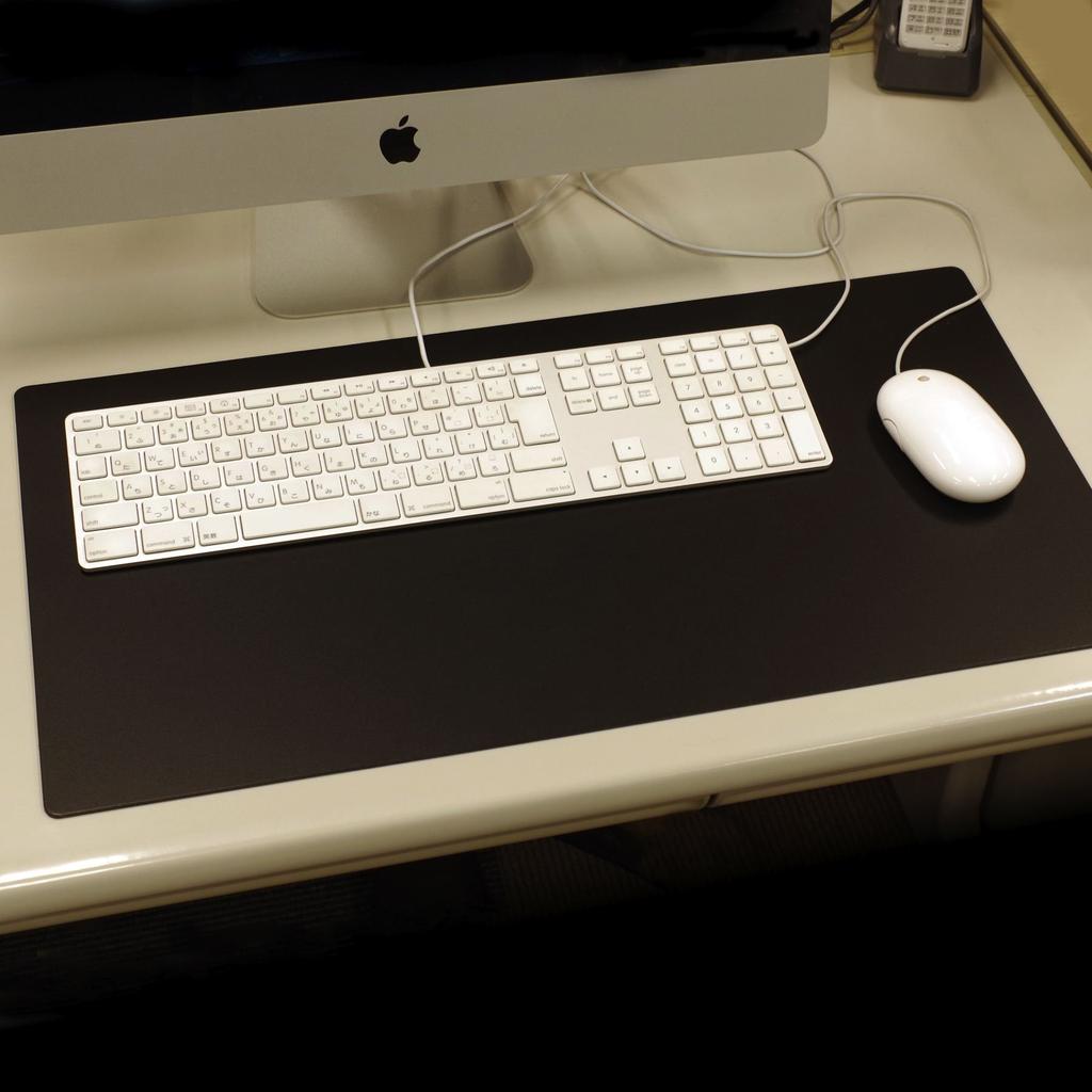 Itoya Recycled Leather Desk Mat, Medium, Black