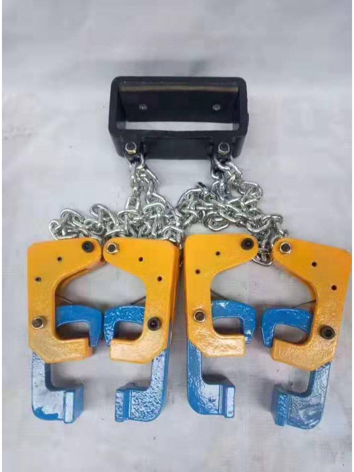 Double-Chain Forklift Eagle Beak Drum Lifting Hook and Spreader Clamp