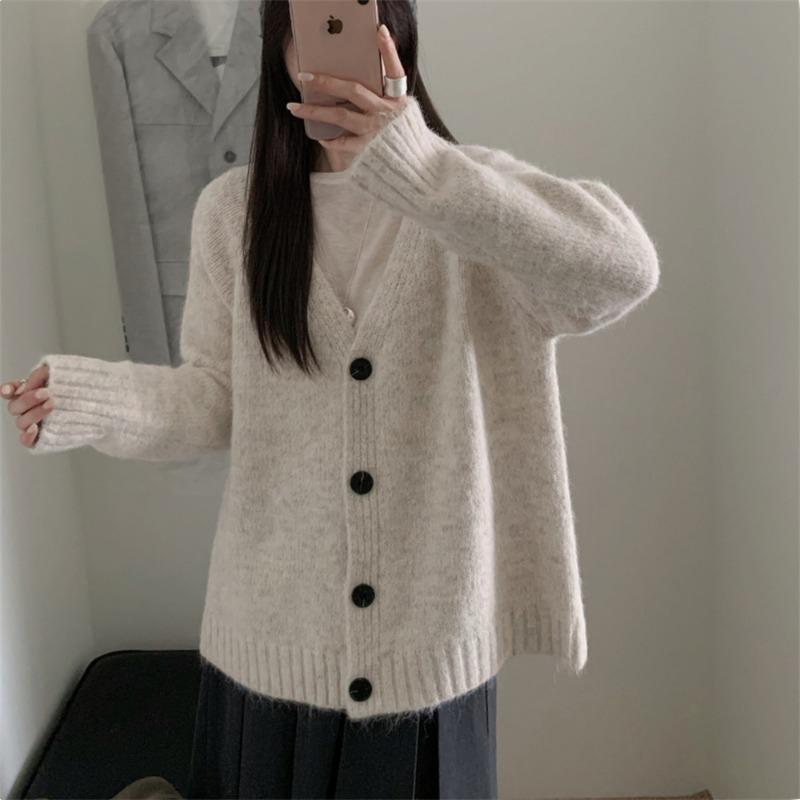 Lazy wind V-neck soft waxy knitted cardigan women's autumn and winter new loose casual temperament sweater jacket