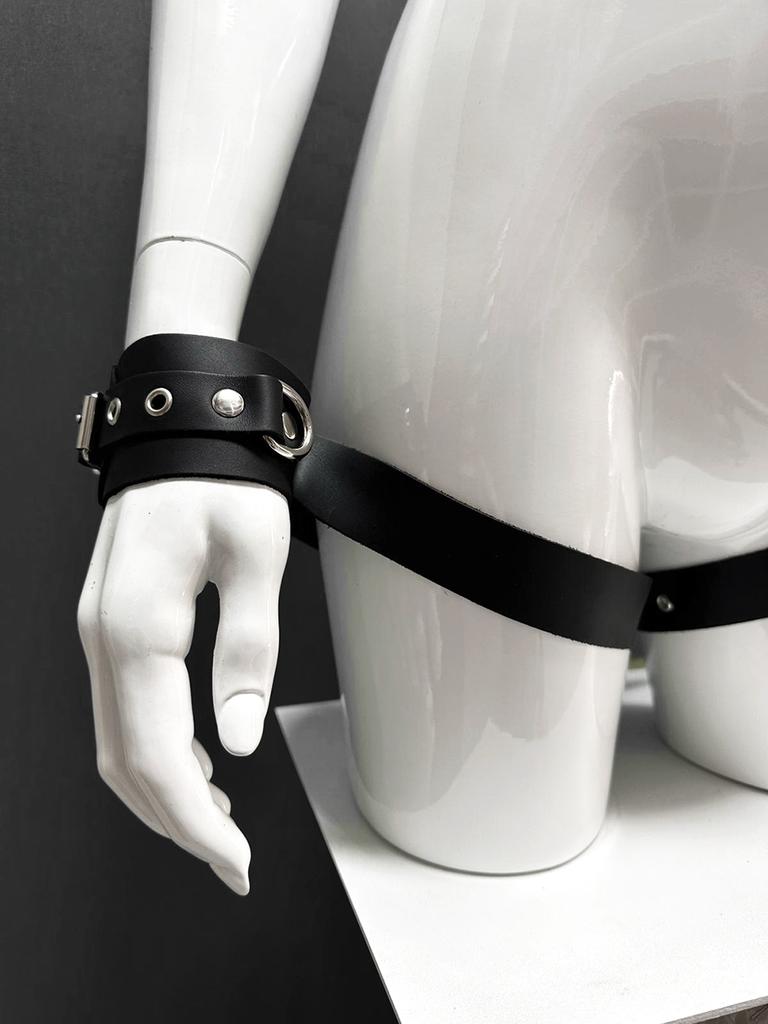 Handcuffs and Thigh Cuffs with Chain Half Rings Leder 2015