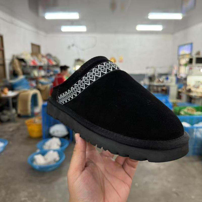 

Новая полусумка и зимние сапоги женские меховые интегрированные хлопковые сапоги тапочки воловья кожа шерсть бархат нескользящие 40 чёрный