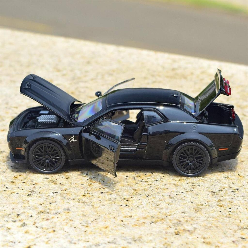 Dodge Challenger SRT Demon Supercar HellCat Simulace Odlévaná a Hračková Vozidla Zvuky a Světlo Autíčko na Zpětný Chod 1:32 Model ze slitiny