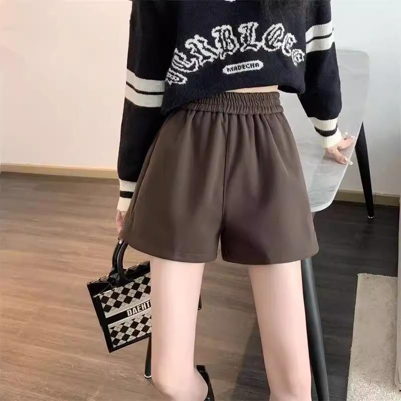 

Women s Black High Waist Woolen Shorts - Autumn Winter 2023, Loose Slimming Wide Leg with Pockets. L чорний
