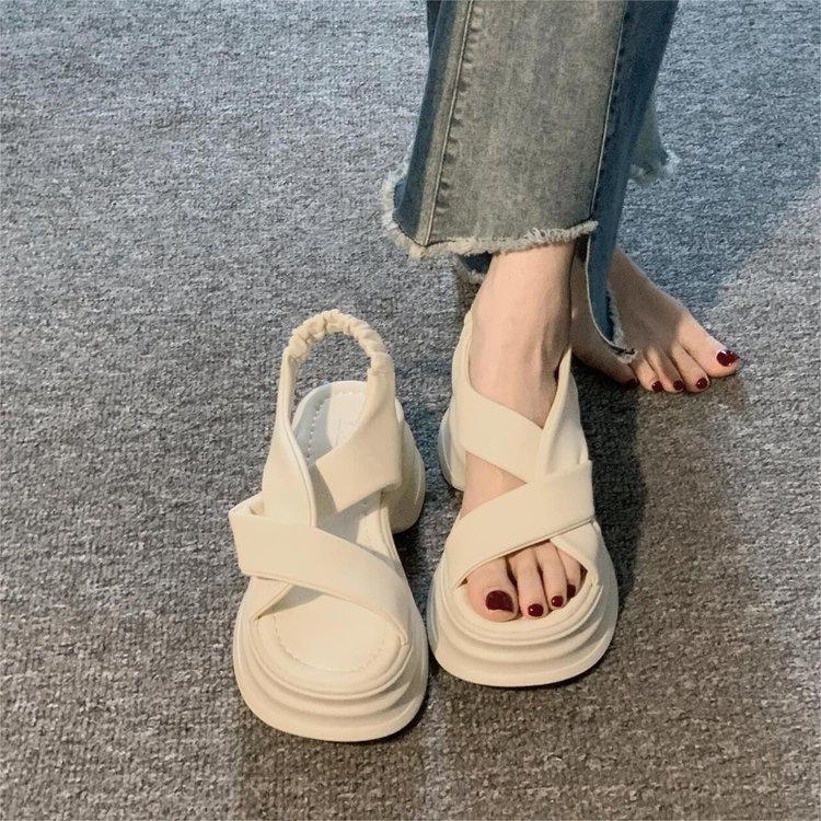 Platform-soled sports sandals women's summer 2025 new versatile beach outer wear Roman shoes soft-soled heightening women's shoes