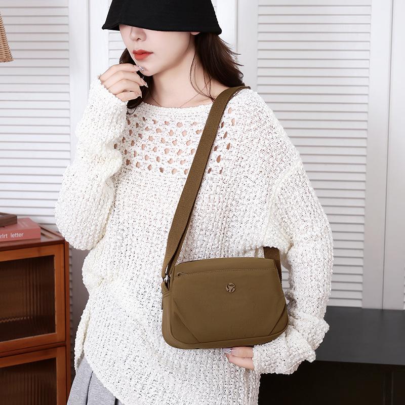 Einfache lässige Umhängetasche im koreanischen Stil - Vielseitige Street-Schultertasche in Unifarbe