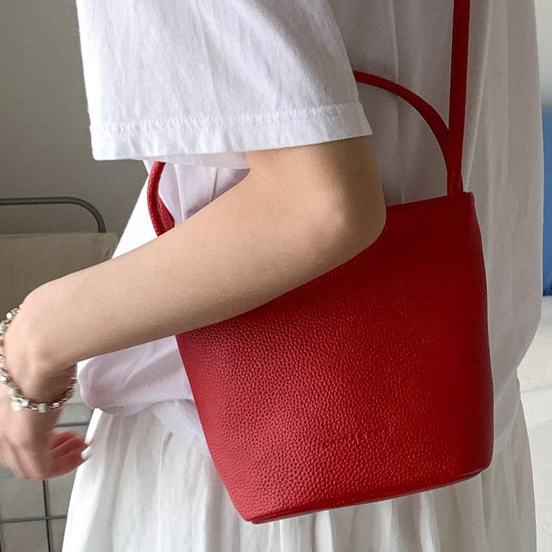Korean version of women's bag 2025 new messenger bag casual bucket bag summer shoulder large capacity portable women's bag