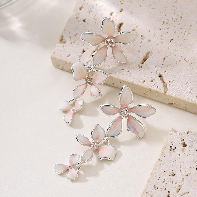 

Mori sweet temperament pastoral enamel drop glaze long flower fringed earrings round face thin high-end earrings розовый