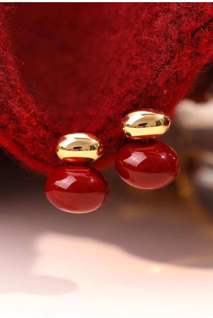 Luxury French Red Pearl Earrings: Elegant, Versatile, and Fashionable Stud Jewelry for Women