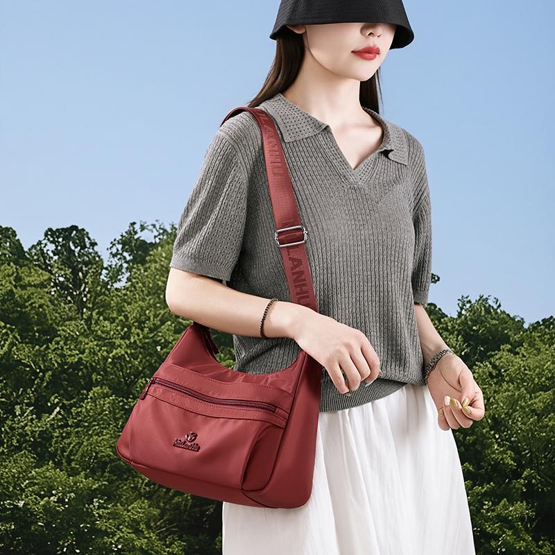 Lightweight Shoulder Bag Multi-compartment Small Square Bag Large Capacity Commuter Crossbody Bag