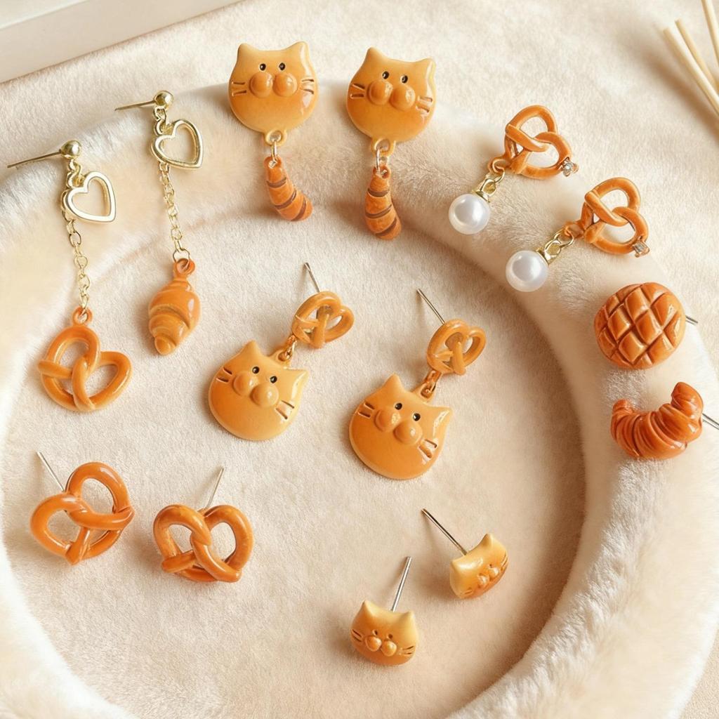 Fun & Cute Caramel Bread Drip Oil Geometric Stud Earrings: Cartoon Niche Light Luxury Accessories