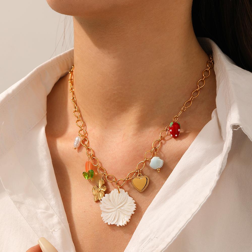 316L Stainless Steel Elegant White Flower Strawberry Shell Pendant Necklace Women Fresh Romantic Neck Chain Jewelry