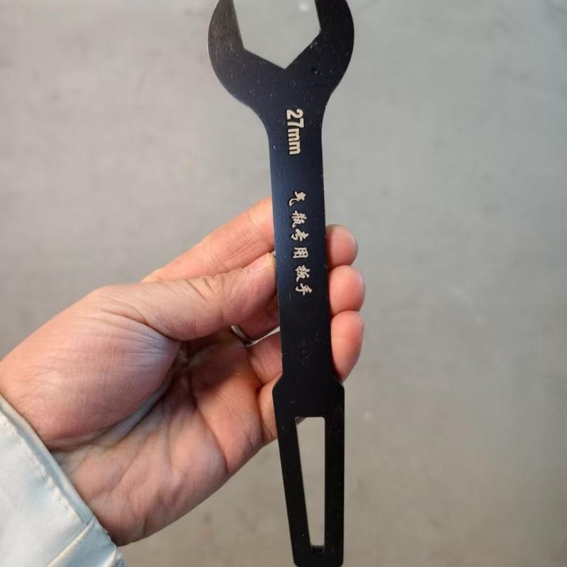 Outil de Vannes de Bouteille de Gaz Léger de Résistance Industrielle Clé Professionnelle en Acier 45# Adaptée pour les Bouteilles de CO2 d'Oxygène d'Argon