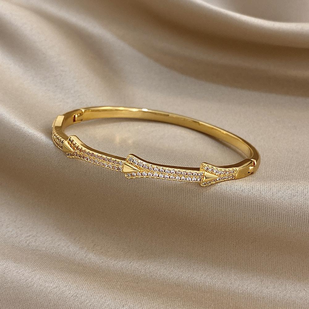 Punk Micro Inlaid Zircon Arrow Slim Bracelet for Women Fashion Gold Plated Copper Cuff Bangle Bracelets Jewelry Gifts