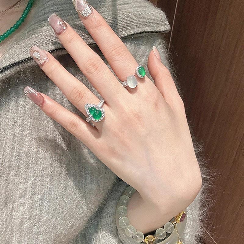 Vintage Light Luxury White and Green Chalcedony Cabochon Ring with Diamonds - National Tide New Chinese Style.