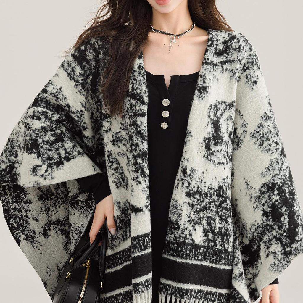 High-End Ink Painting Women's Autumn Winter Shawl Cloak - Warm Travel Cape Outerwear