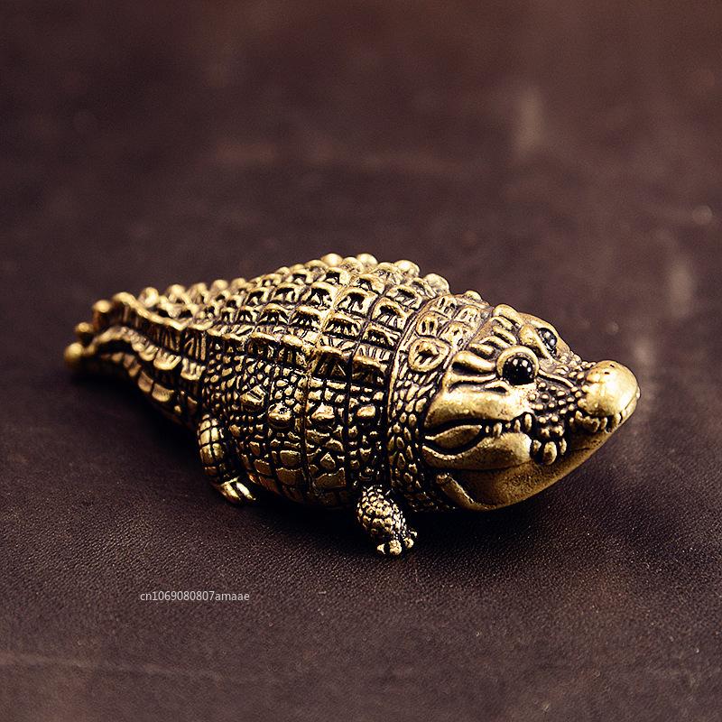 Handmade Brass Crocodile Statue Crafts Mini Cute Animal Sculpture Tea Pet Desktop Ornament Retro Lucky Home Decor for Gifts