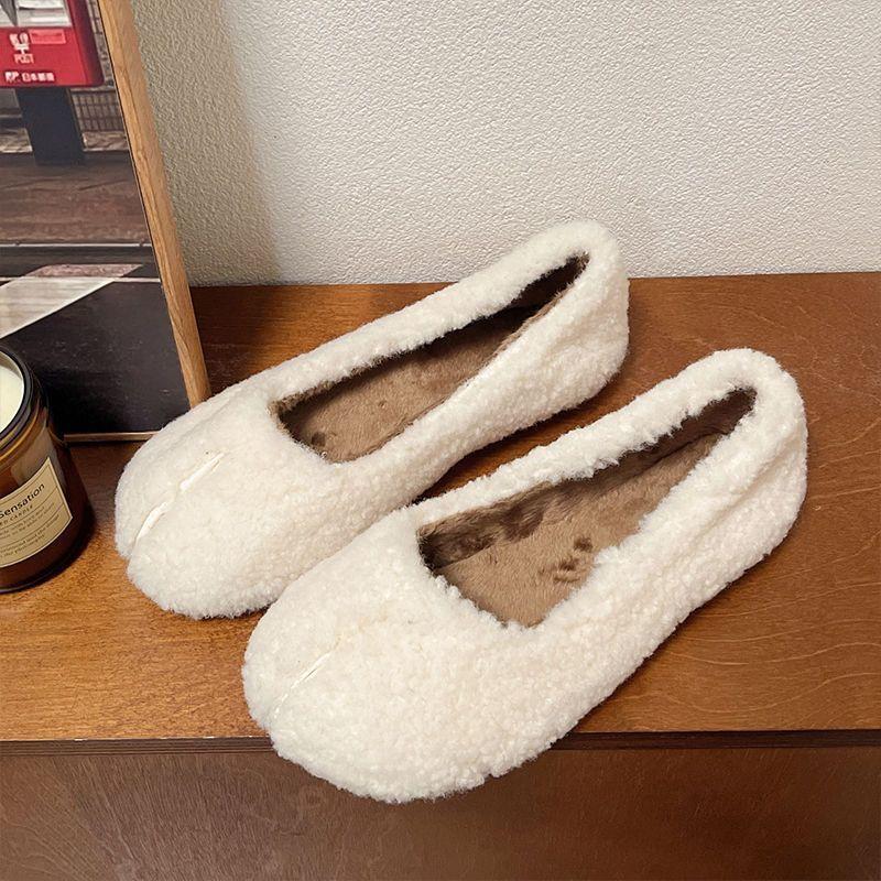 Flat bottom fluffy shoes women wear versatile Internet celebrity cotton ladyshoes flat heel sheep curly wool velvet 2025 new Doudou shoes