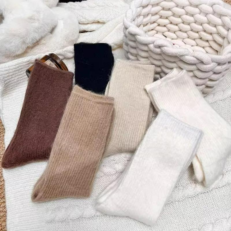 Damen Winter Wollsocken Warm Verdickt Kaschmir Pelzig Mode Einfarbig Gestrickt Bequem Haussocke Weich Mittelschaft Thermosocke