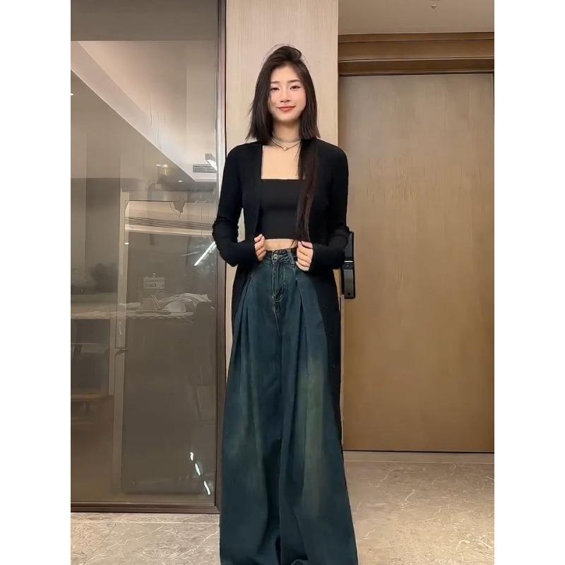 Slim-fitting and thin black V-neck single-breasted long-sleeved ice silk knitted cardigan women's autumn and winter high-end long-sleeved dress