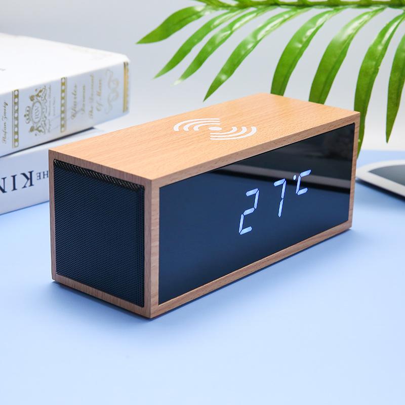 Bluetooth-Lautsprecher Kabelloses Laden Digitaluhr Holzspiegeluhr Bluetooth-Audio Elektronischer Wecker Kabellose Ladeuhr