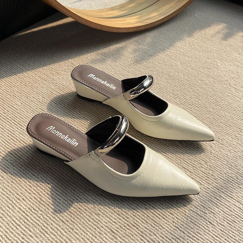 Spitze Metall Französischer dicker Absatz Pendler Cool Slipper Damen 2025 Frühling neu Außen tragen Temperament Tasche Kopf Halbslipper