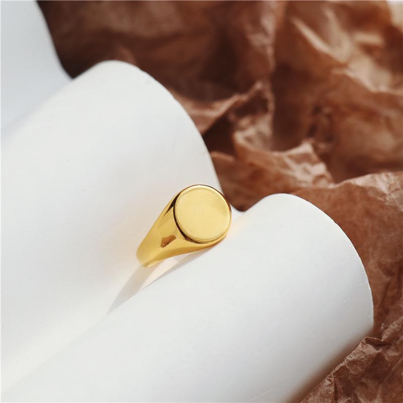 Европейское и американское минималистичное титановое стальное кольцо с золотым покрытием Size 7 золотой