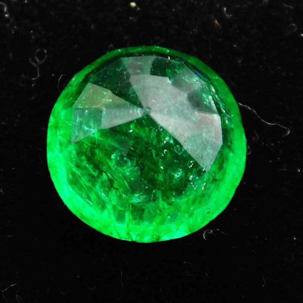Natural Green Emerald Loose Gemstone Colombian 7 Ct Round Cut for Jewelry Making and Gem Collections