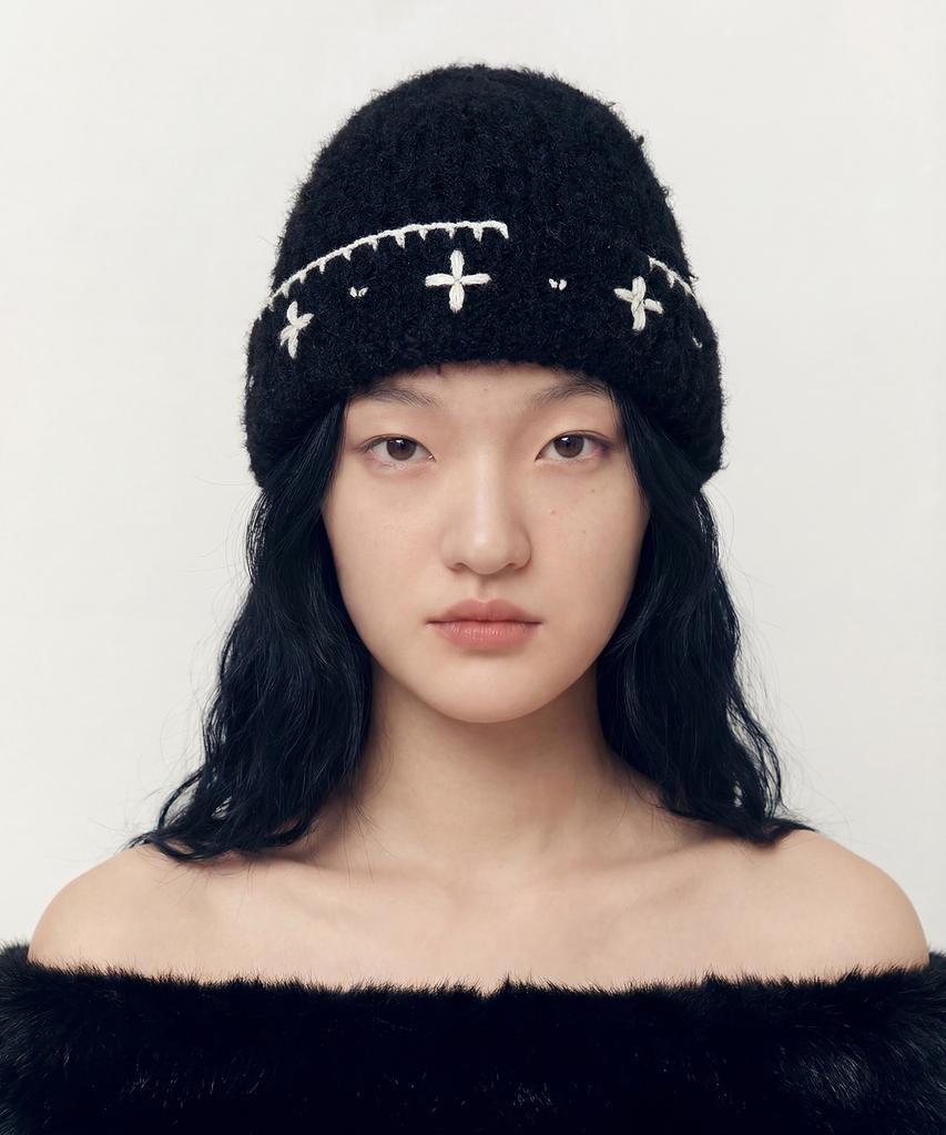 RUBATI Floral Hand-Stitched Beanie_Black
