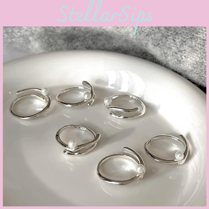 Contemporary Pearl Ring For Women With Eye-catching Adjustable Design