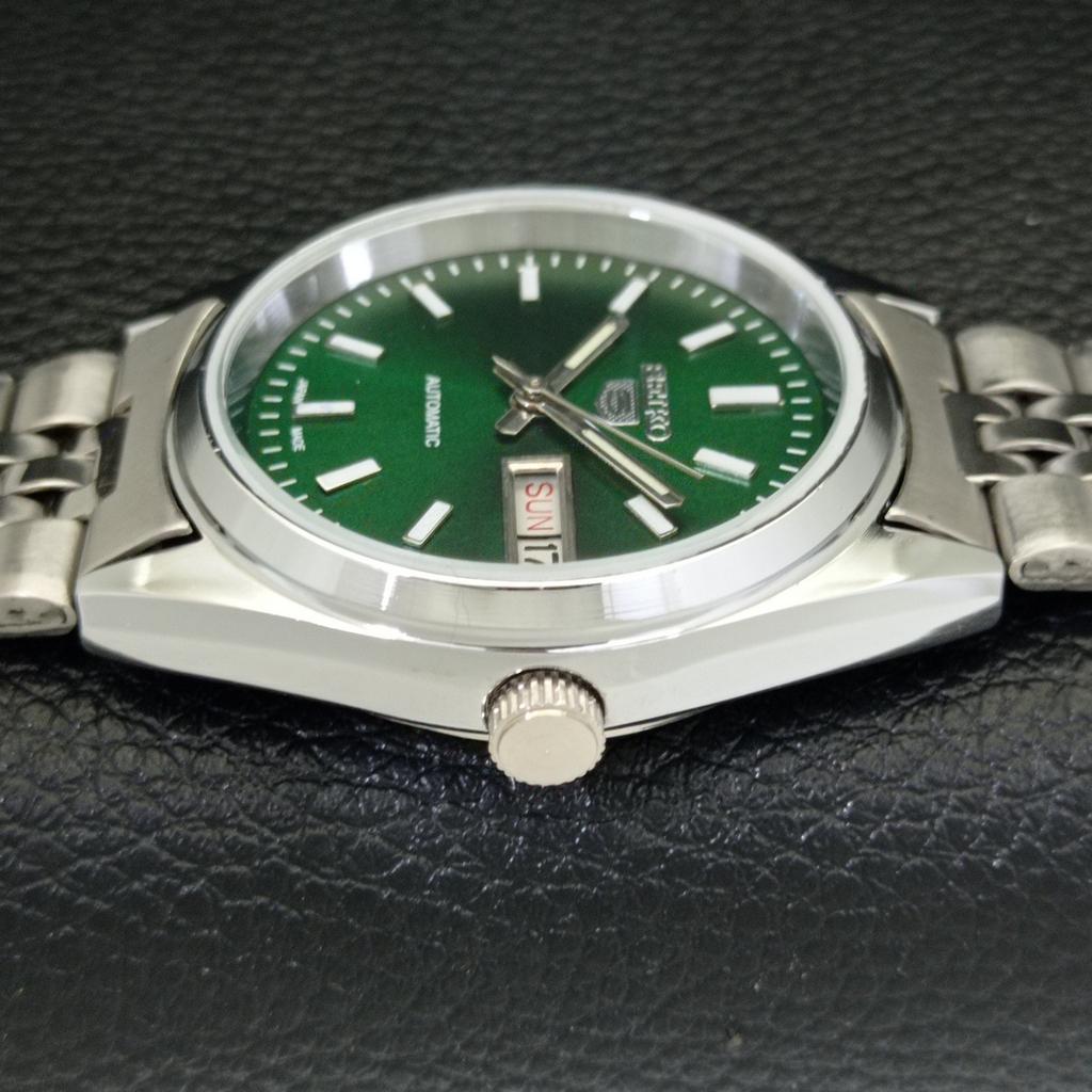 JAPAN VINTAGE SEIKO 5 AUTOMATIC REFURBISHED MENS GREEN DIAL WATCH a440638-9 Sk-a440638-1