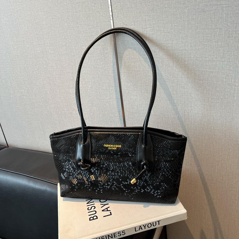 

Bags Women s Trend Fashion Underarm Bags Spring and Summer New High-end Work Commuter Leisure Shoulder Bags