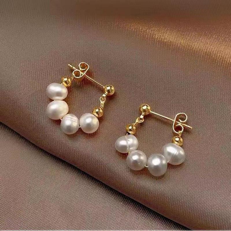 Barockperlen-Ohrstecker mit Perlen: Retro-Design mit doppeltem Trage-Stil