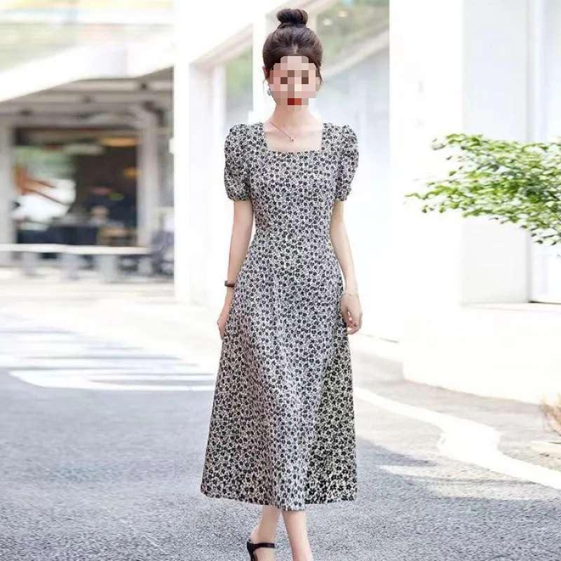Chic French Floral Print Knee-Length A-Line Dress for Women: Summer Tea Style with Waist-Cinch and Slit Detail