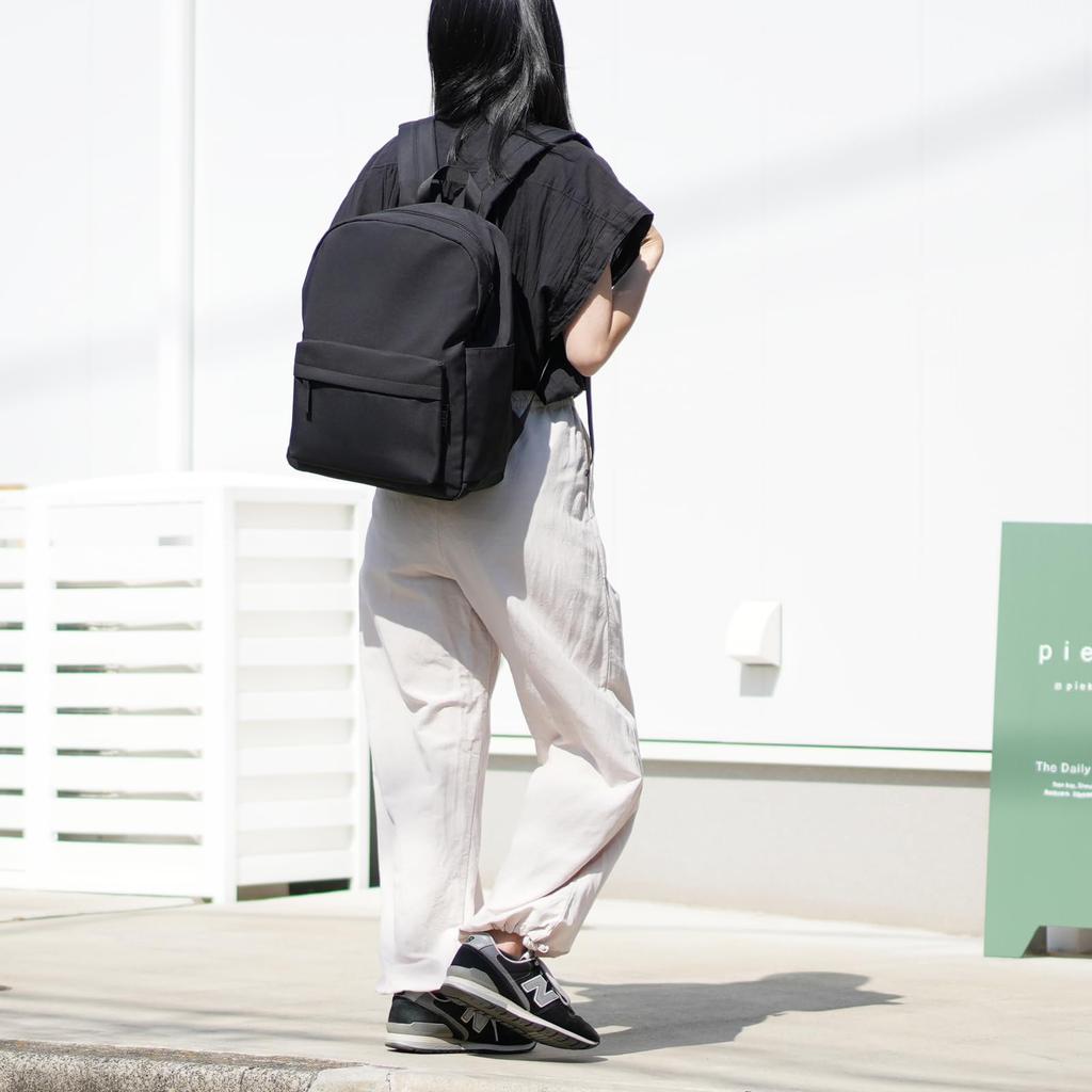 Pieka Damen Leichter Stadtrucksack mit 7 Taschen, 17L Fassungsvermögen, Wasserabweisendem Nylon und Flaschenhalter (Größe MSchwarz)