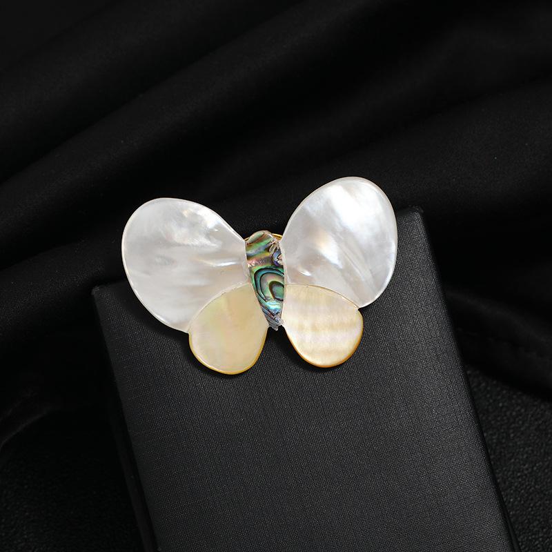 Natural Freshwater Shell Butterfly Brooch Niche Design Elegant Literary Temperament Pin Abalone Shell Heart-shaped Corsage Woman