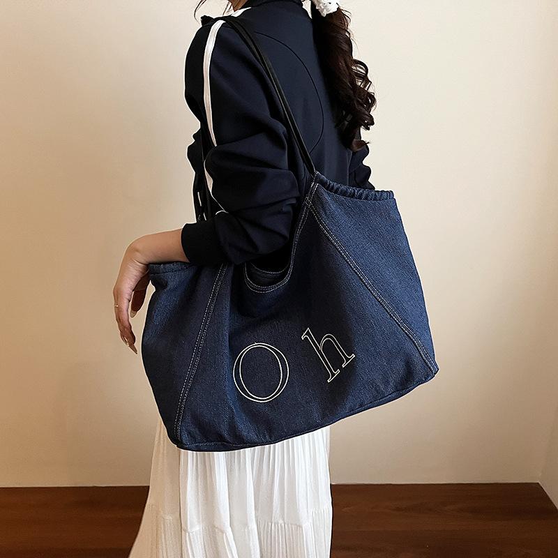 Denim Bag Women's New Popular Fashion Commuter Shoulder Bag Large Capacity Tote Bag