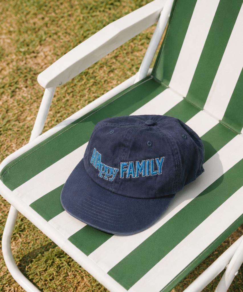 Yunibeoseugameonteu Happy Family Washed Cap_Navy