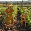 Metal Mushroom Garden Inserts Retro Style Mushroom House-Shaped Garden Decoration Pile Handmade Rusty Mushroom Plaque Lawn