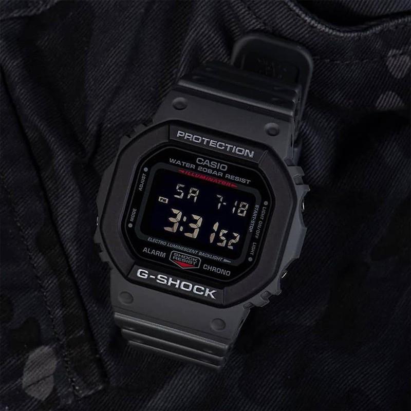 Casio G-SHOCK Serisi Modaya Uygun Sokak Klasik Küçük Kare LCD Ekran Spor Su Geçirmez ve Darbeye Dayanıklı Kuvars Mekanizma Reçine Kayış DW-5610SU-8