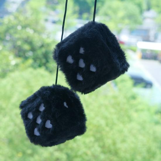 Plüsch-Würfel-Anhänger mit herzförmigen Punkten, zum Aufhängen, Würfel-Dekoration, weich, flauschig