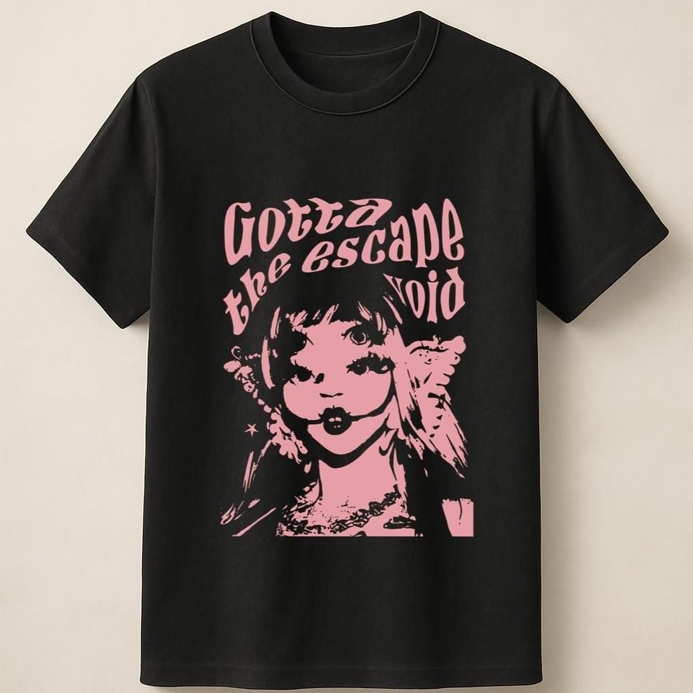 Мелани Мартинес Должна Сбежать Из Пустоты Ретро Хоррор Унисекс Футболка Унисекс Футболка XL